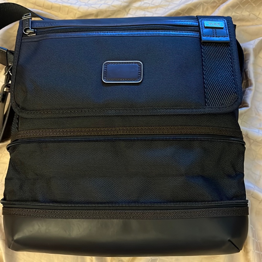 Tumi Luxury Service Crossbody Expandable